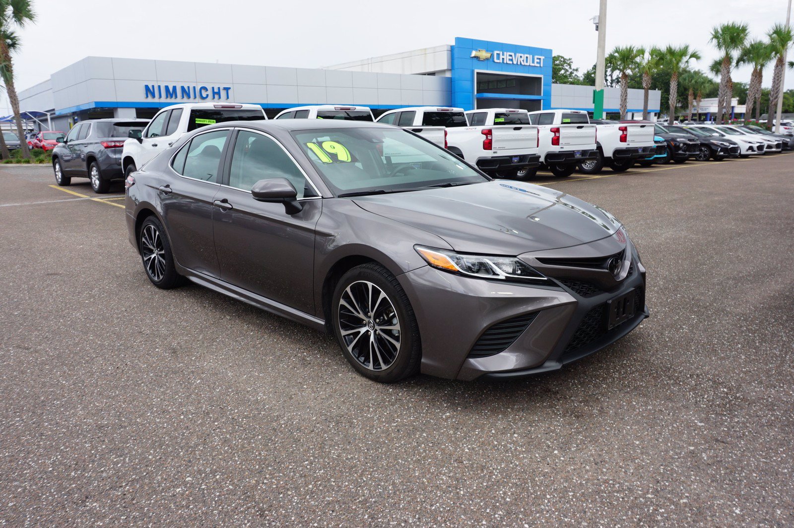 PreOwned 2019 Toyota Camry SE FWD 4dr Car
